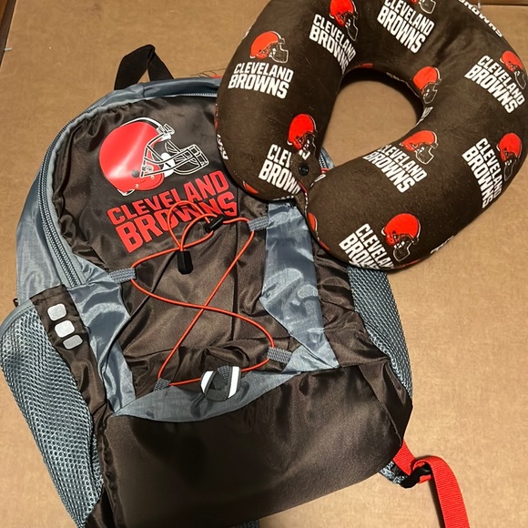 Cleveland Browns Backpack & Neck Rest Combo. - Picture 1 of 11